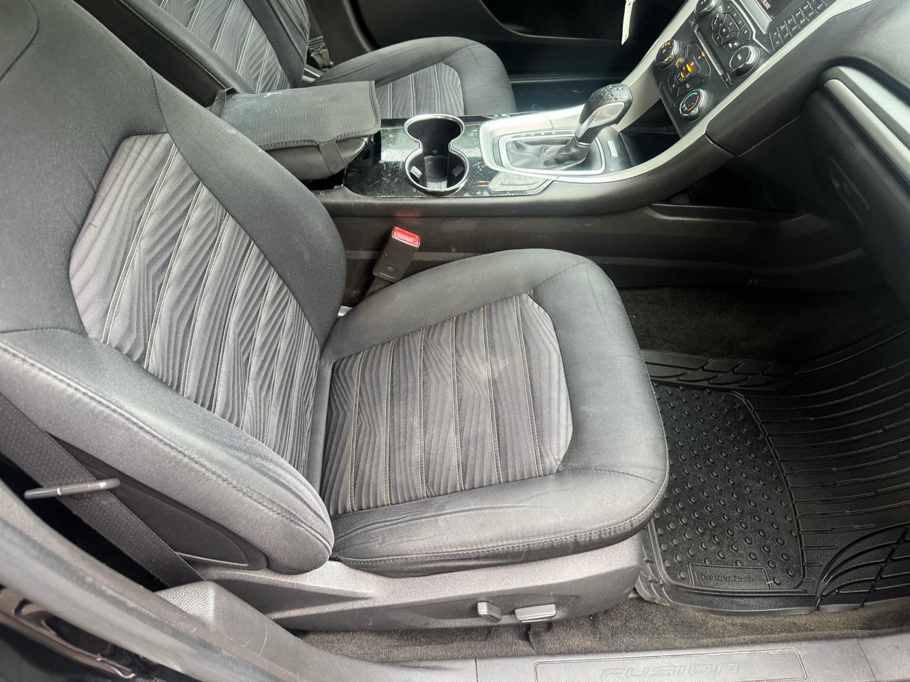 Ford Fusion SE 2016