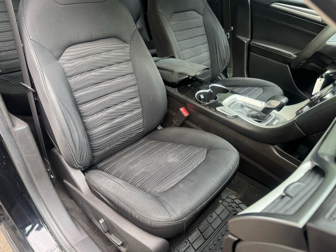 Ford Fusion SE 2016