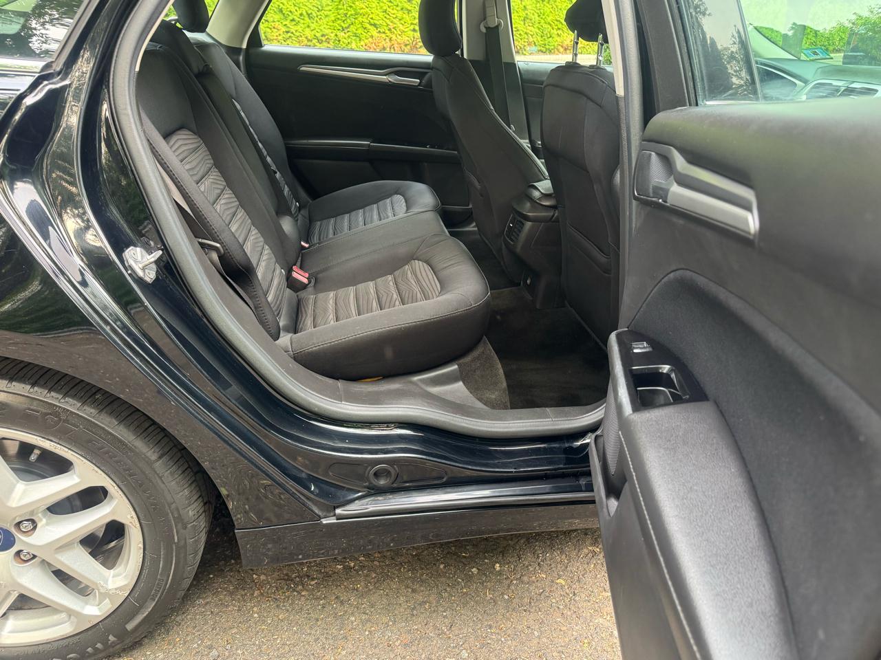 Ford Fusion SE 2016