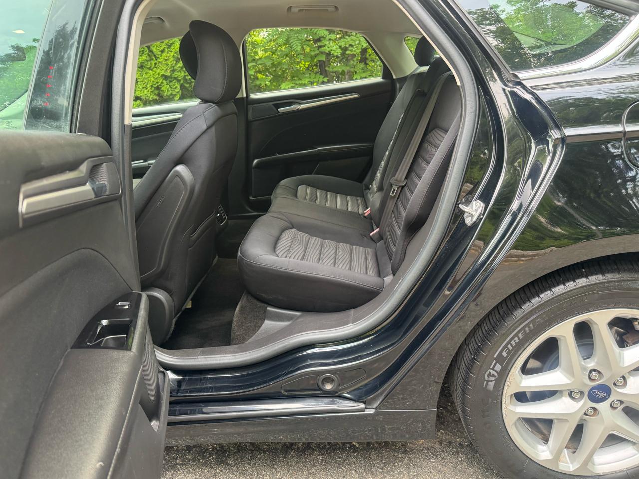 Ford Fusion SE 2016