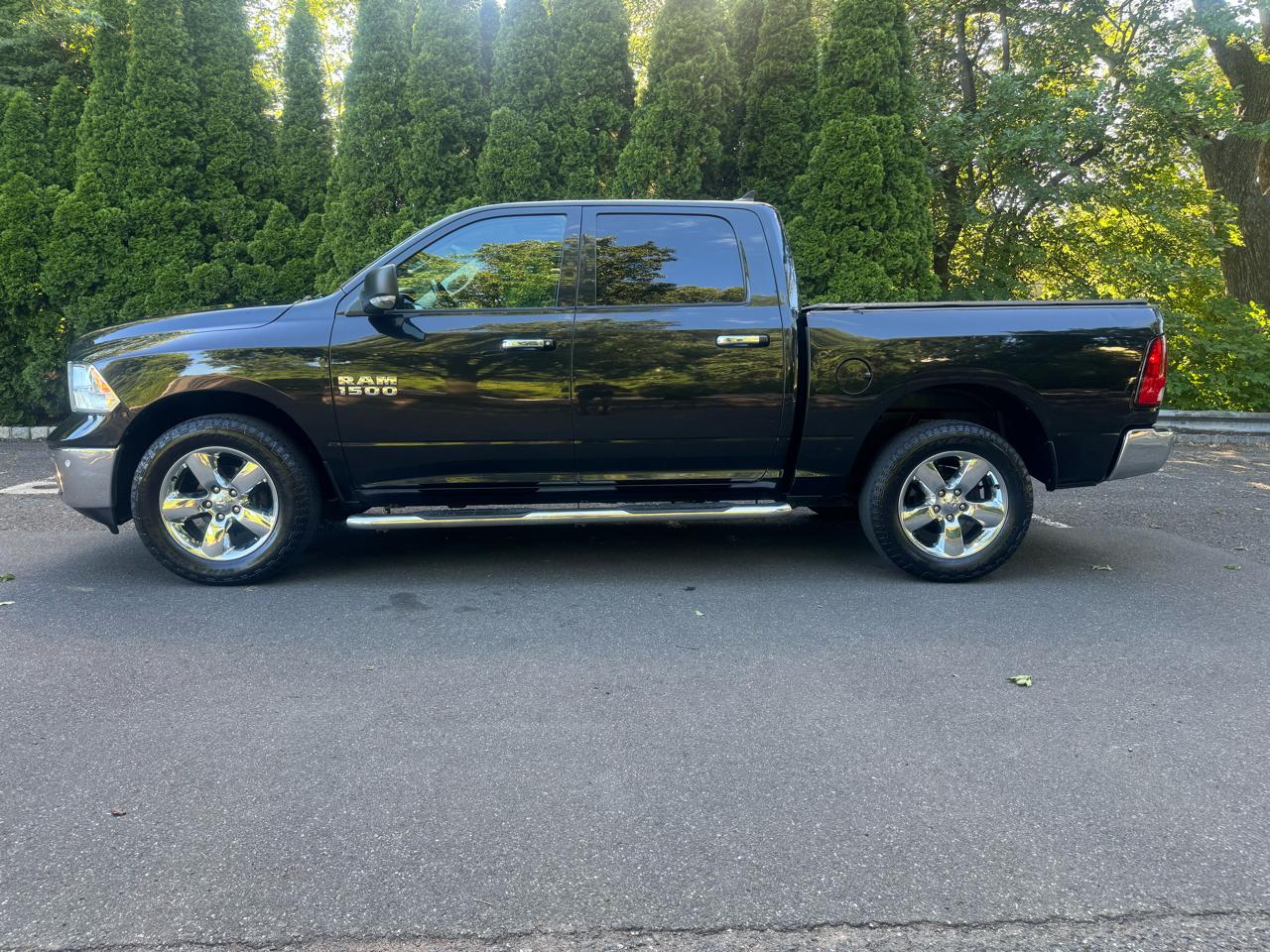 RAM 1500 4WD Crew Cab 140.5" Big Horn 2017