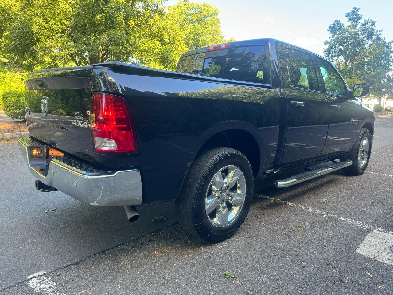 RAM 1500 4WD Crew Cab 140.5" Big Horn 2017