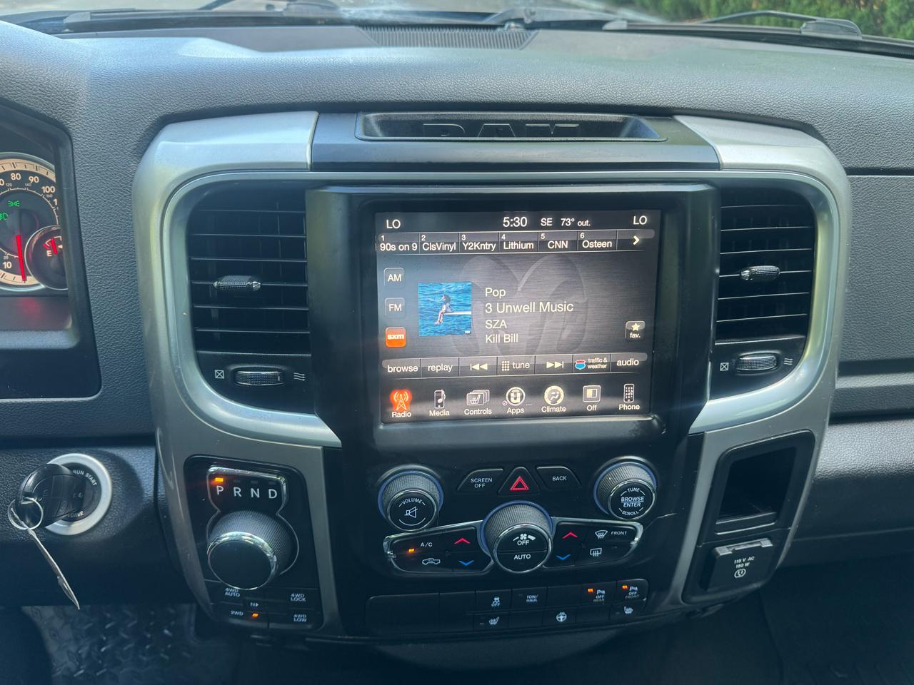 RAM 1500 4WD Crew Cab 140.5" Big Horn 2017