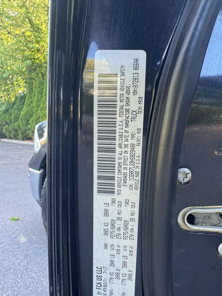 RAM 1500 4WD Crew Cab 140.5" Big Horn 2017