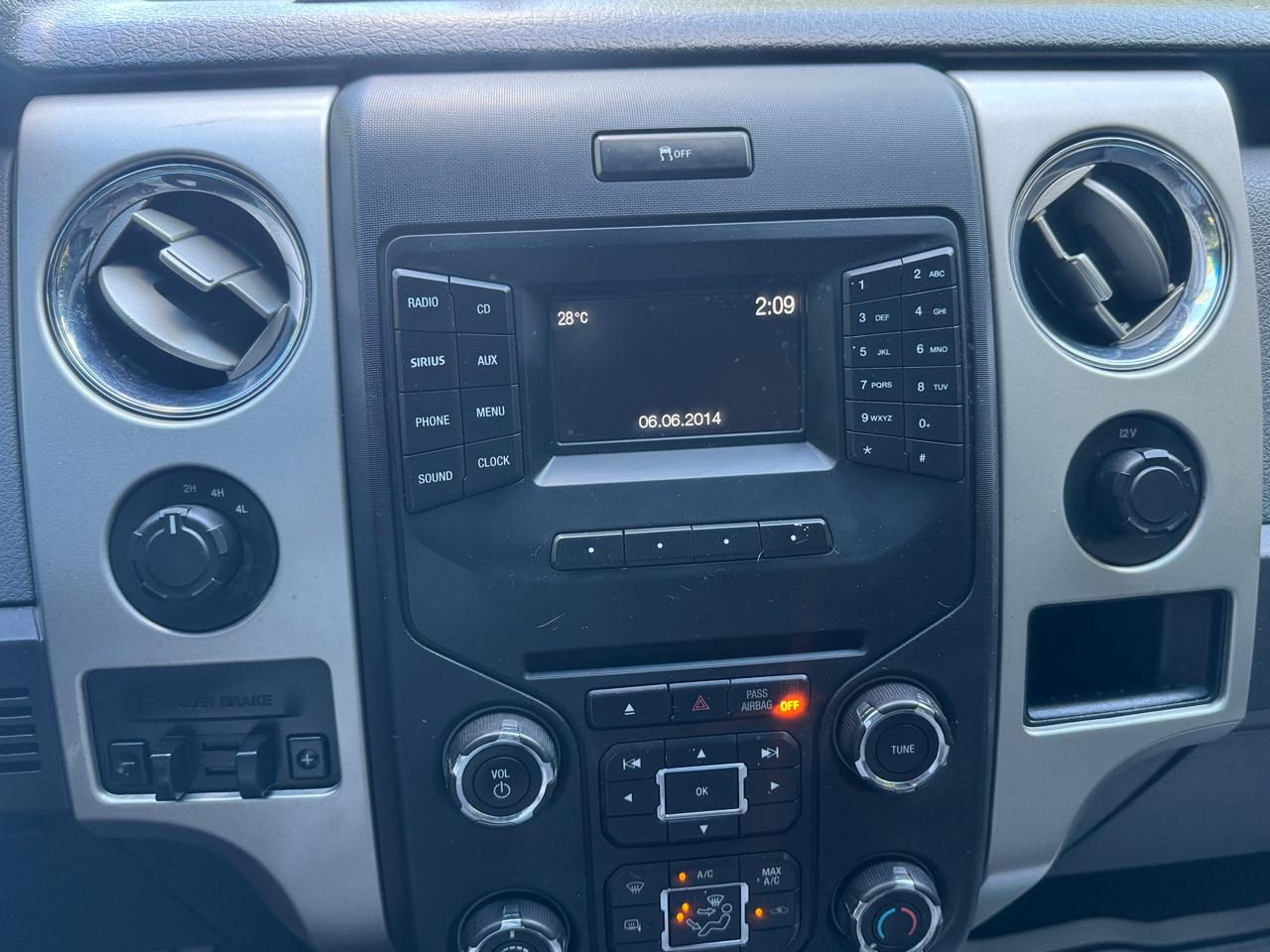 Ford F-150 SuperCrew 139" XLT 4WD 2014