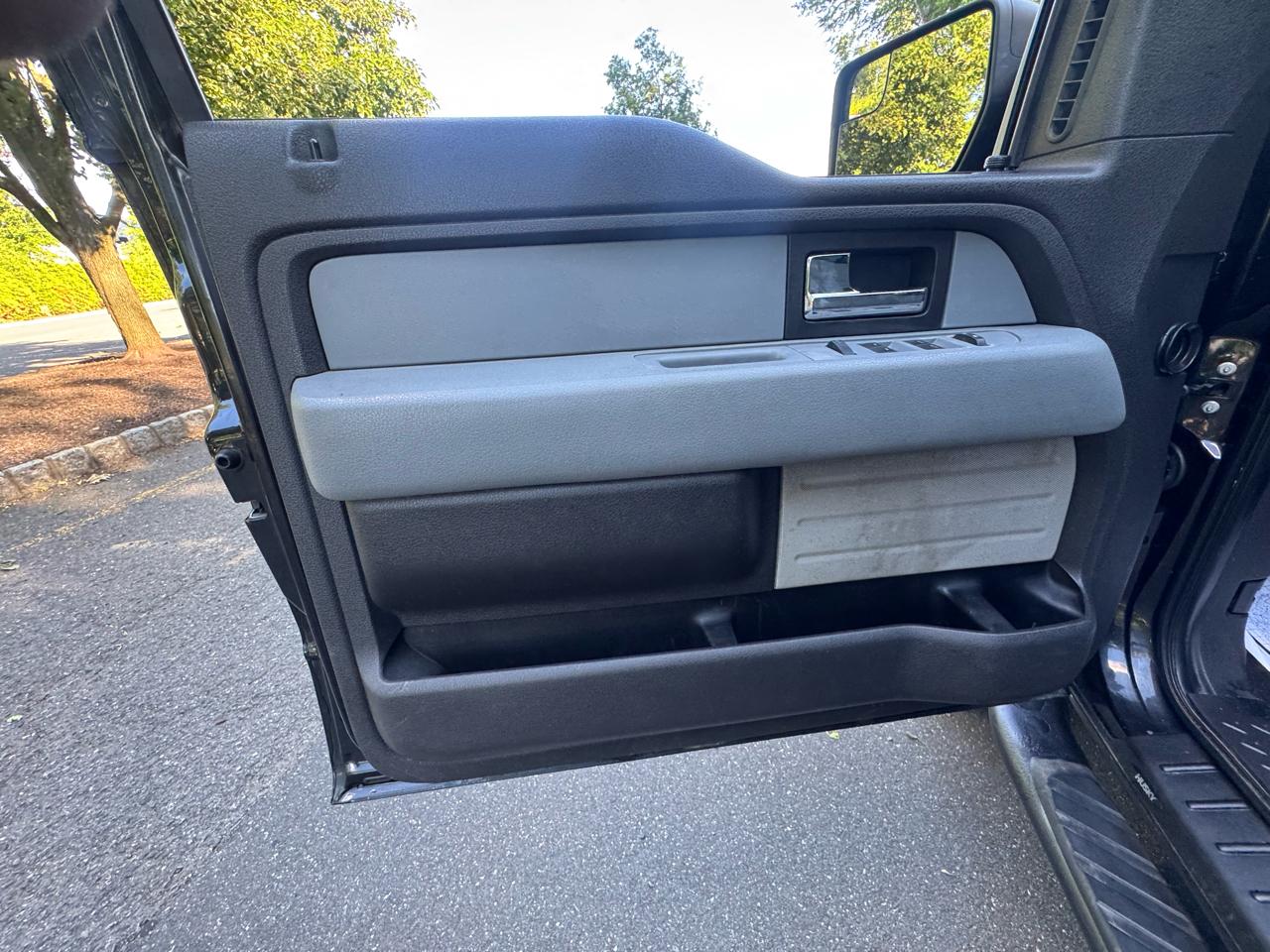 Ford F-150 SuperCrew 139" XLT 4WD 2014