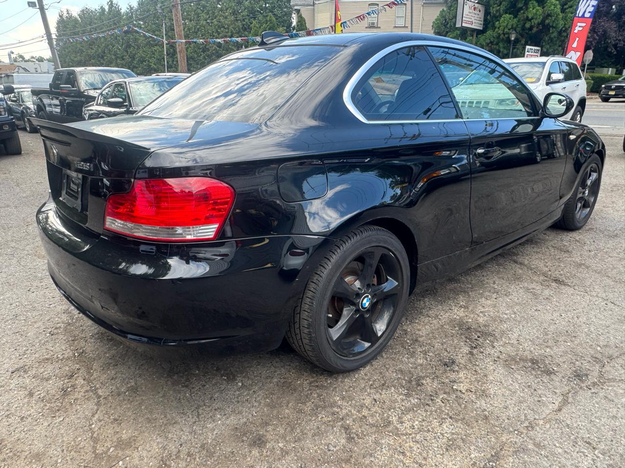 BMW 1-Series 128i Coupe 2011