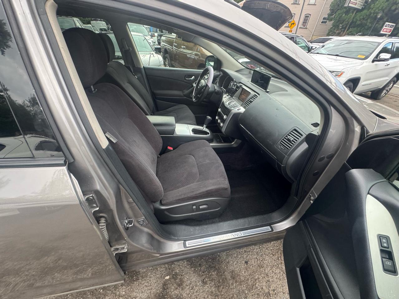 Nissan Murano S AWD 2011