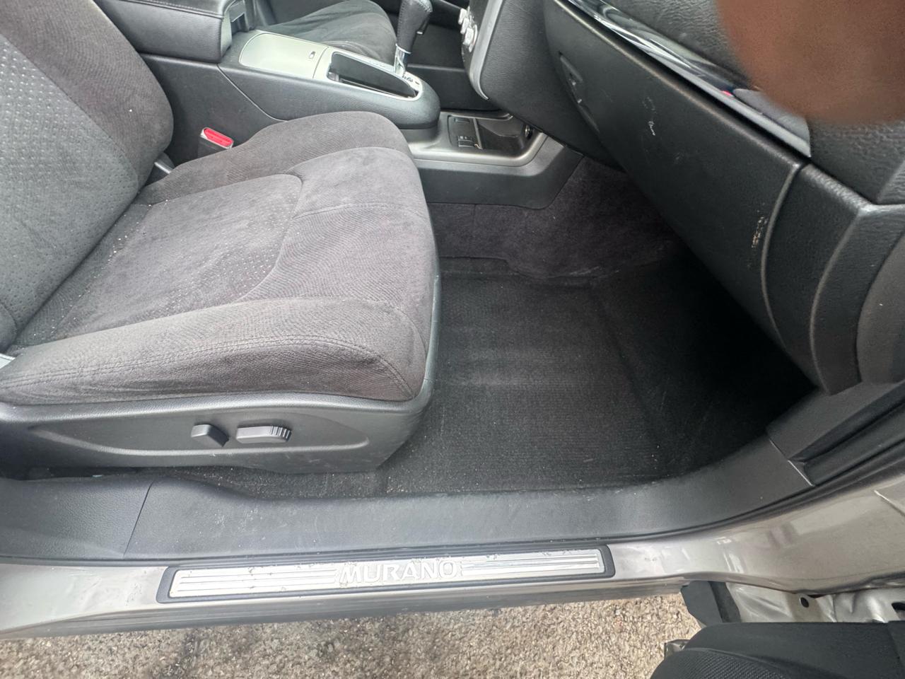 Nissan Murano S AWD 2011