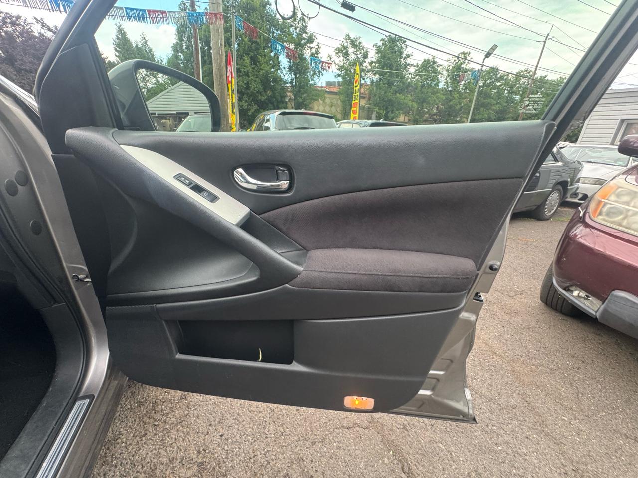 Nissan Murano S AWD 2011