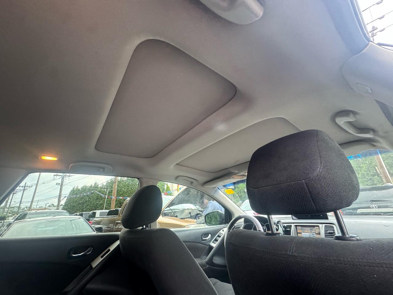 Nissan Murano S AWD 2011