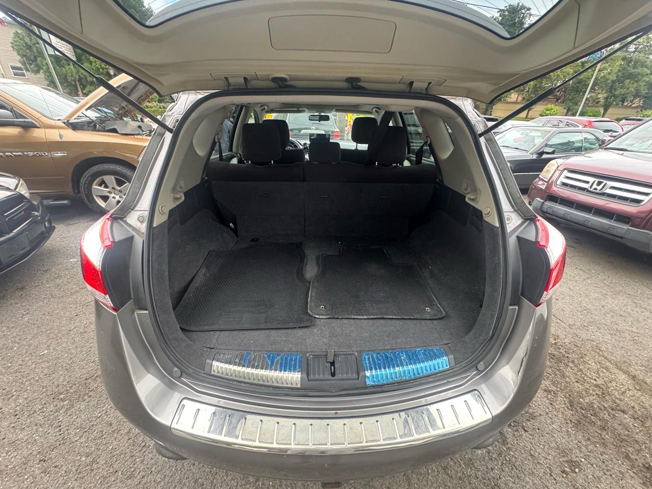 Nissan Murano S AWD 2011