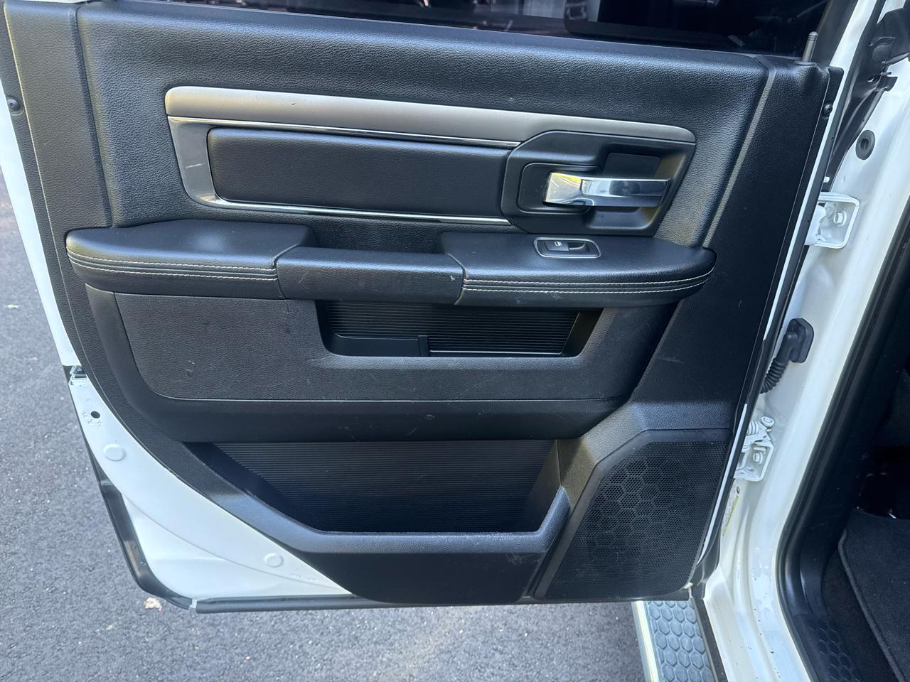RAM 1500 Sport Crew Cab 4WD 2016