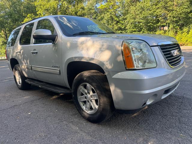 Silver 2010 GMC Yukon SUV / Crossover 4X2 Automatic