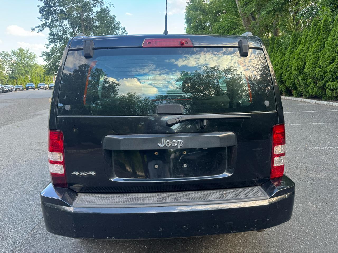 Jeep Liberty Sport 4WD 2011