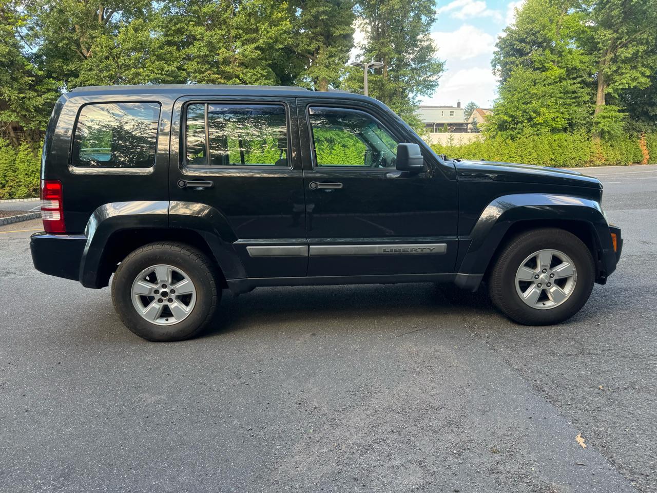Jeep Liberty Sport 4WD 2011