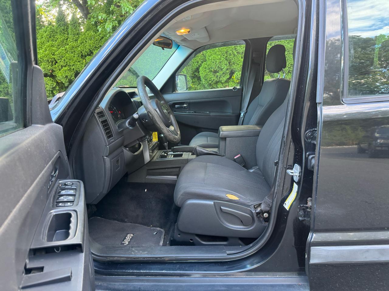 Jeep Liberty Sport 4WD 2011