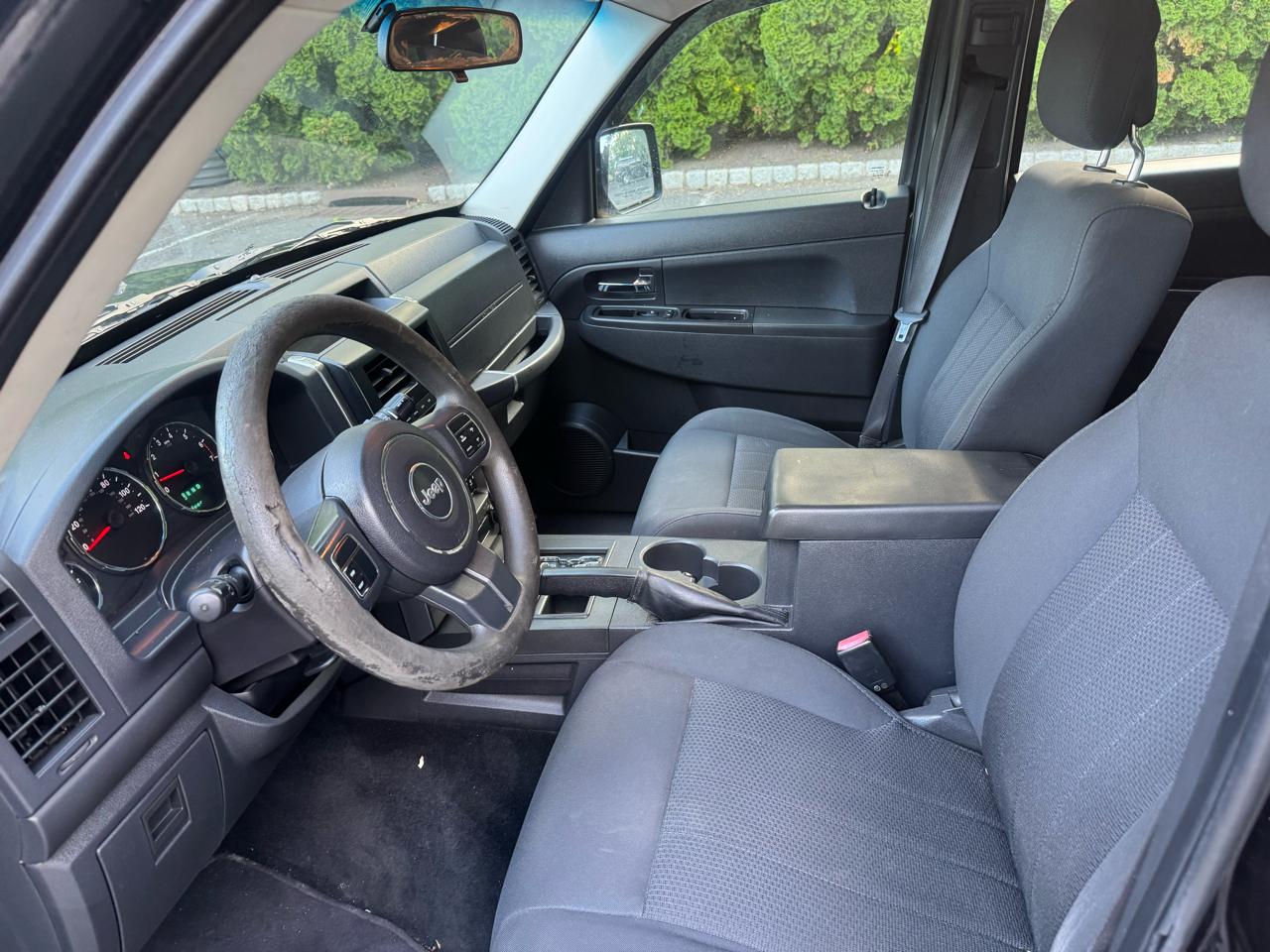 Jeep Liberty Sport 4WD 2011