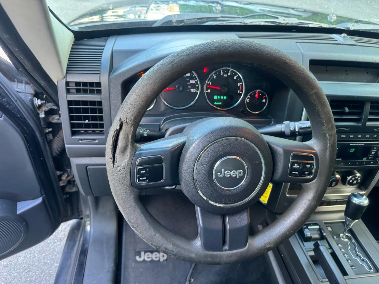 Jeep Liberty Sport 4WD 2011
