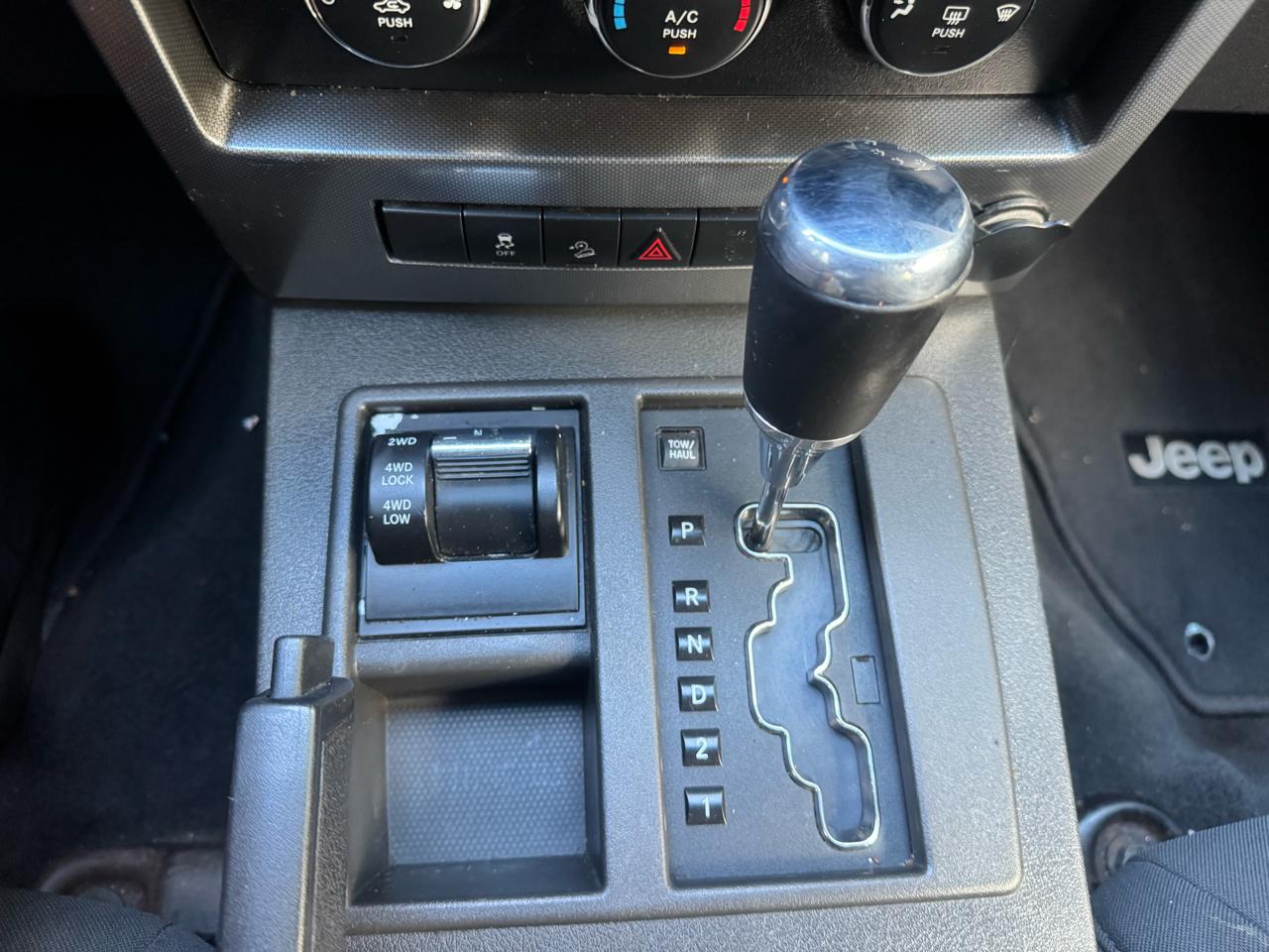 Jeep Liberty Sport 4WD 2011