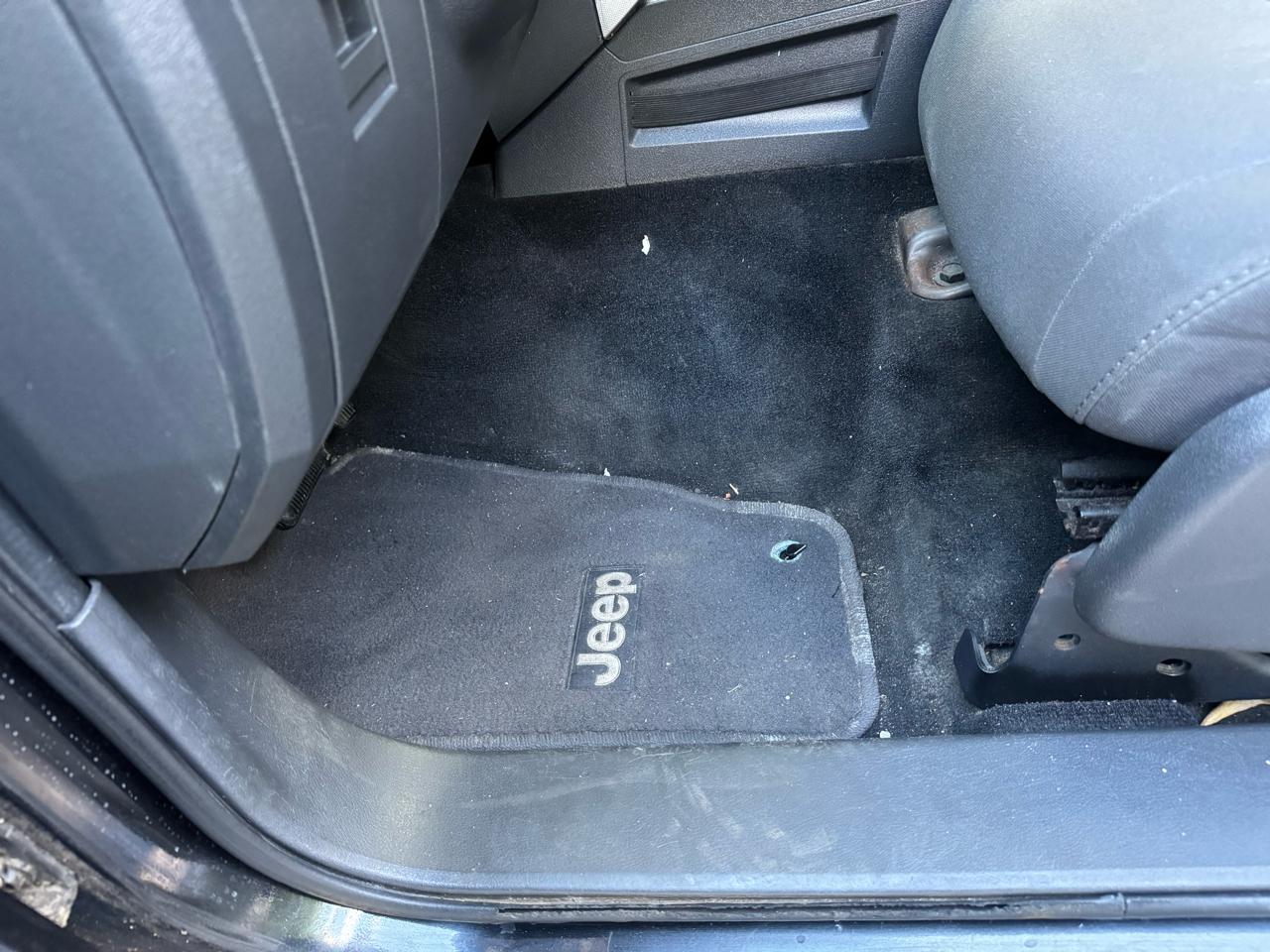 Jeep Liberty Sport 4WD 2011