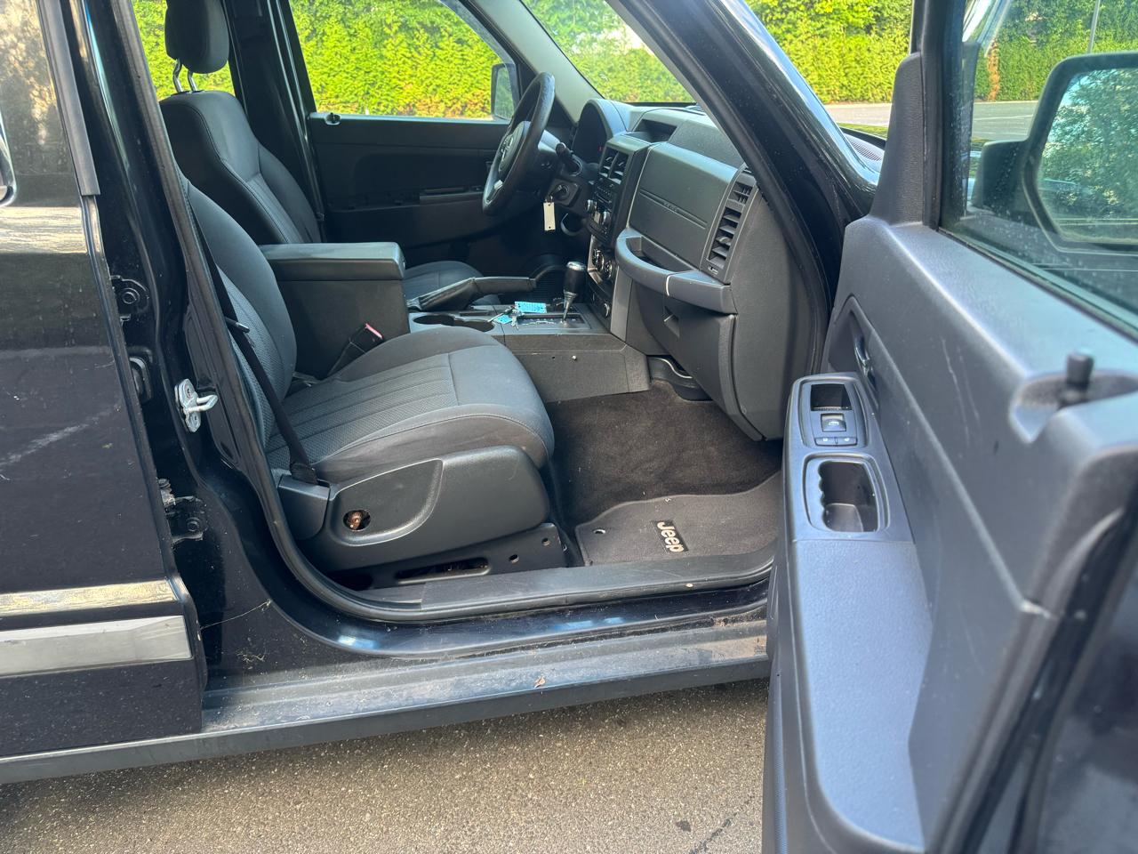 Jeep Liberty Sport 4WD 2011
