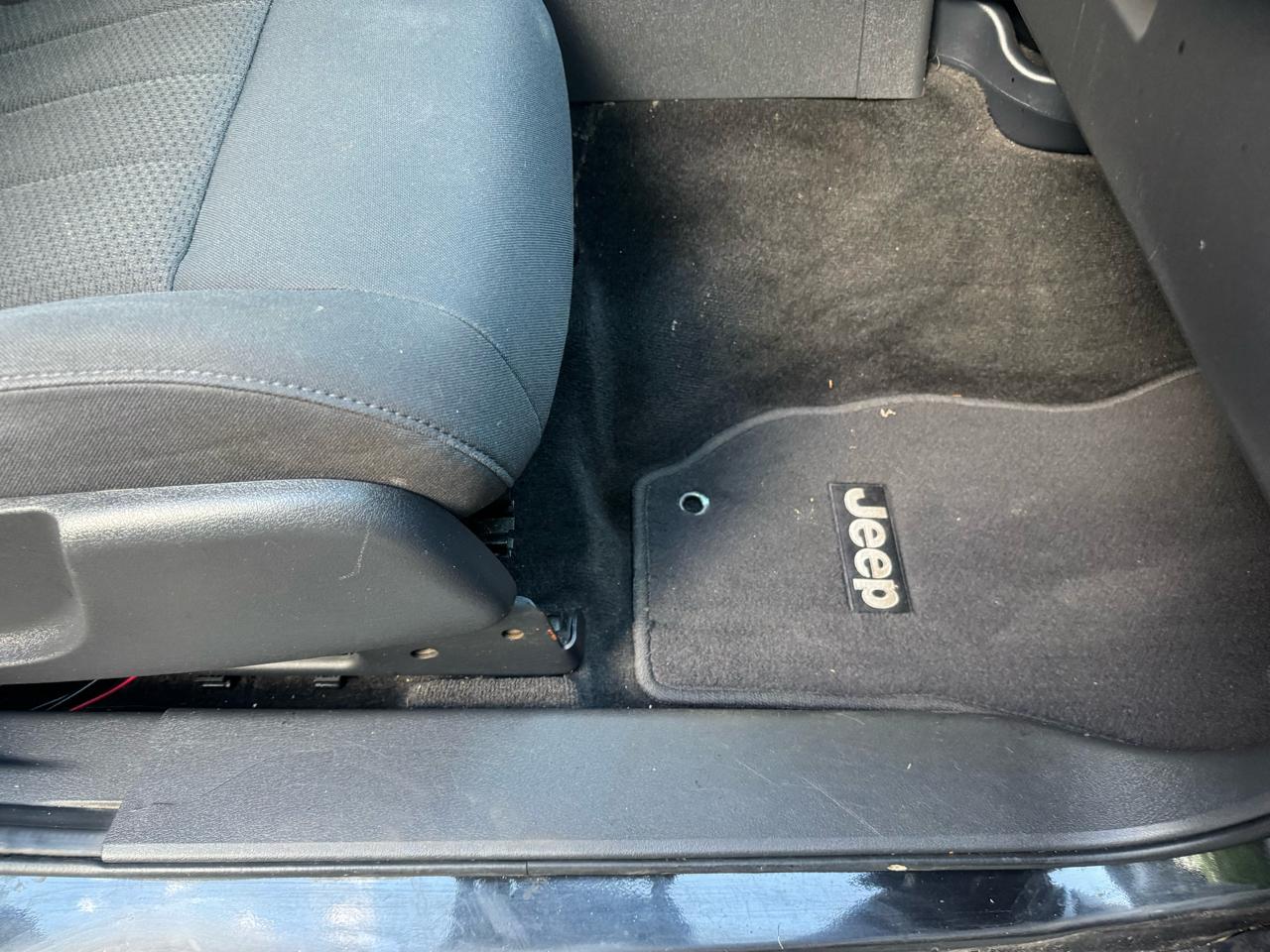 Jeep Liberty Sport 4WD 2011