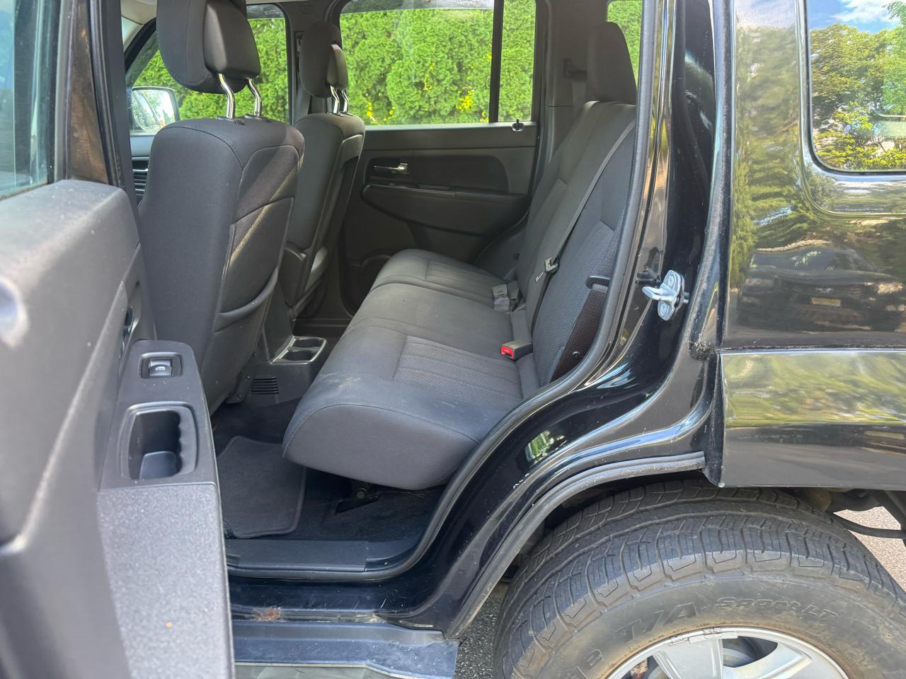 Jeep Liberty Sport 4WD 2011