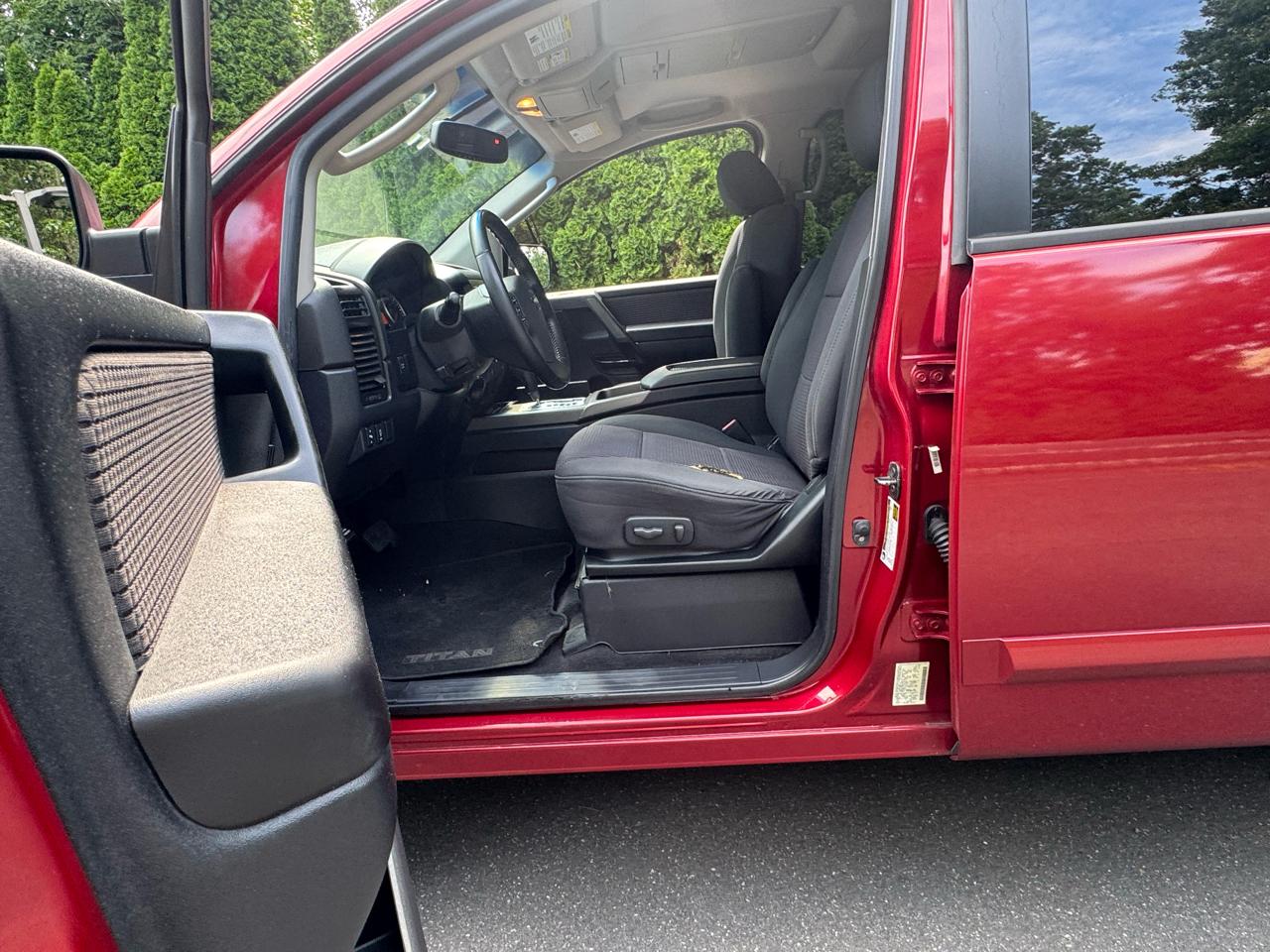 Nissan Titan LE Crew Cab 2008