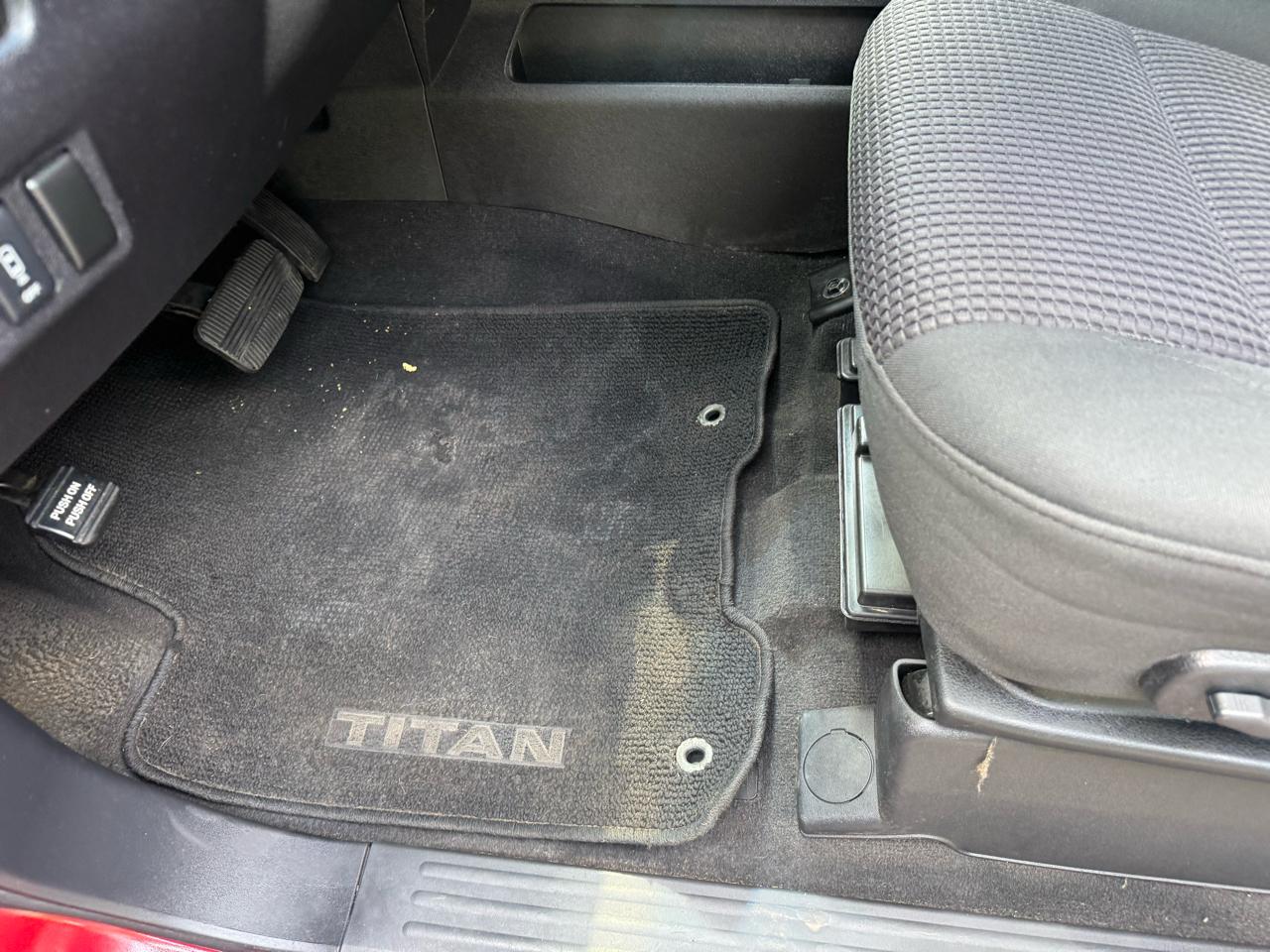Nissan Titan LE Crew Cab 2008