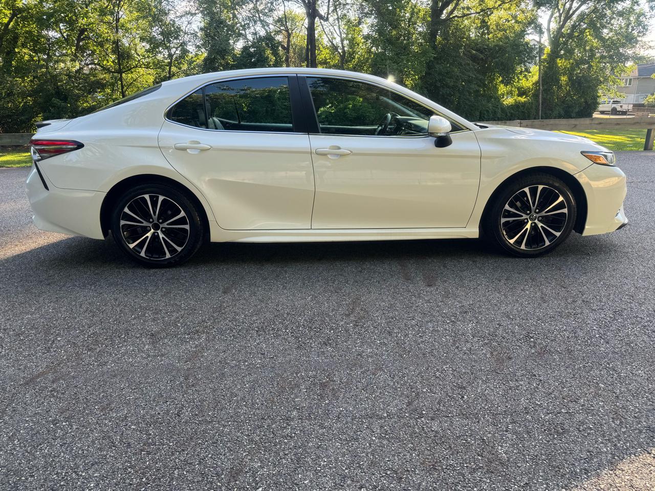 Toyota Camry SE 2018