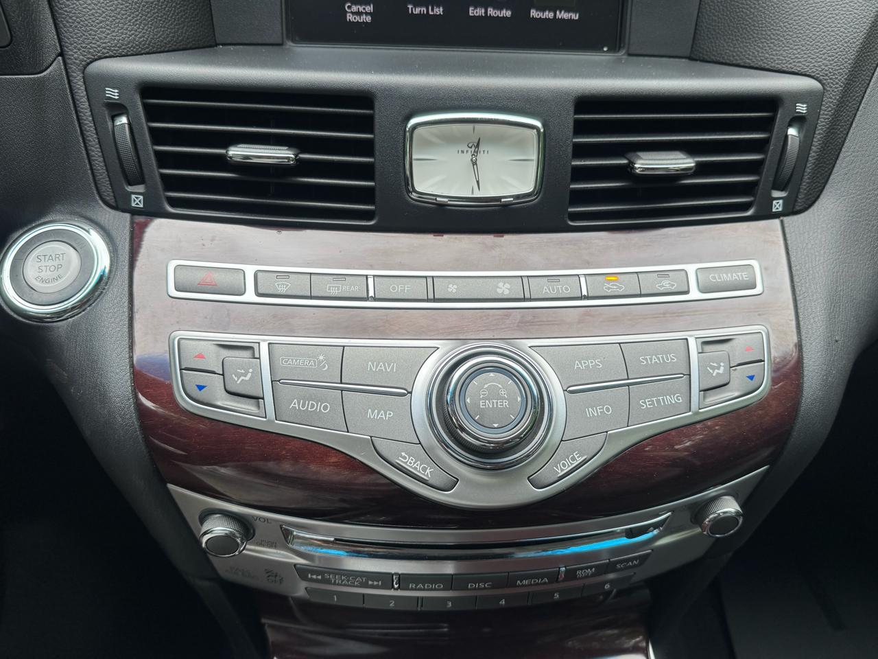 Infiniti Q70 L 3.7 AWD 2018