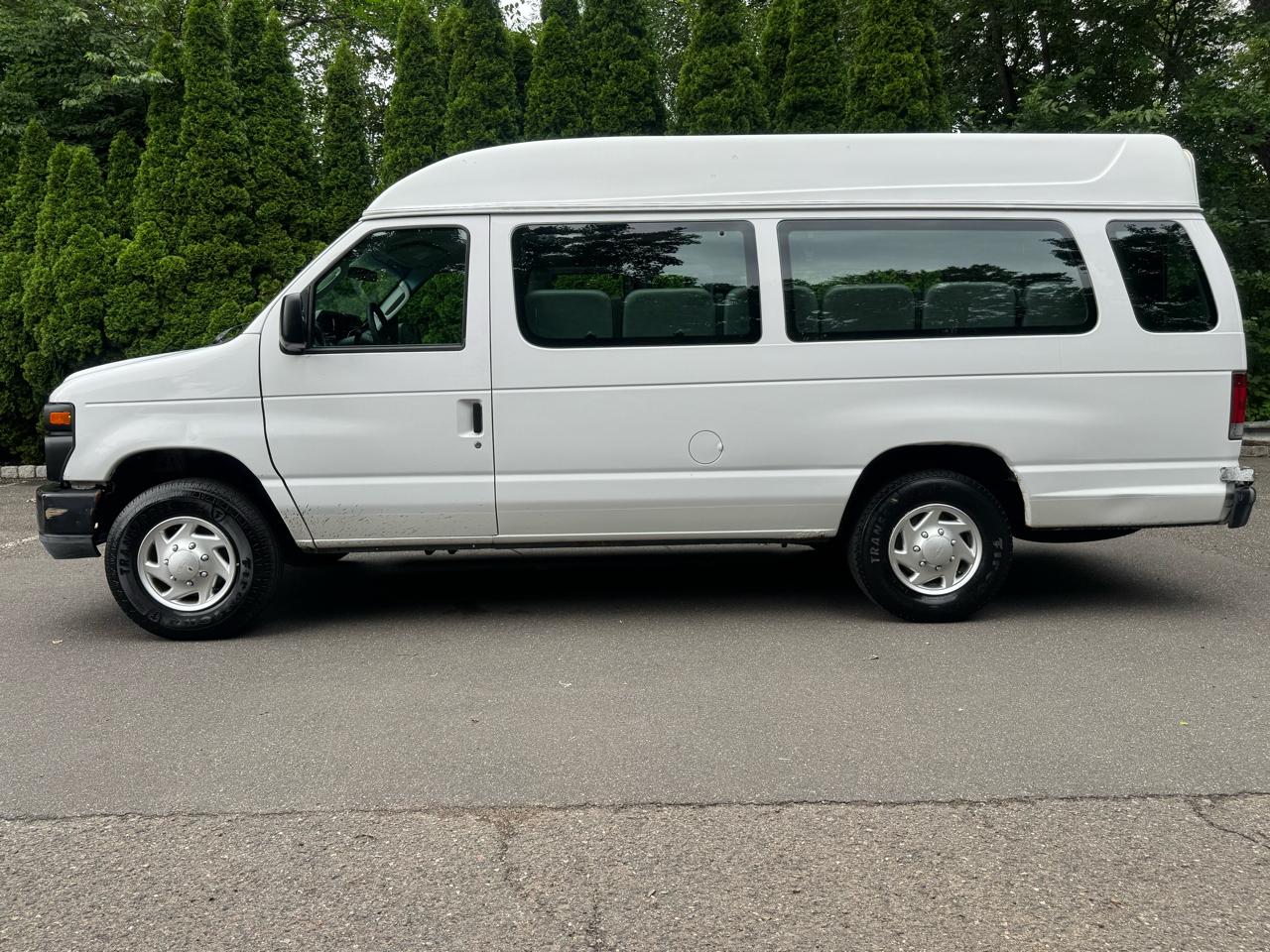 Ford Econoline E-250 Extended 2011