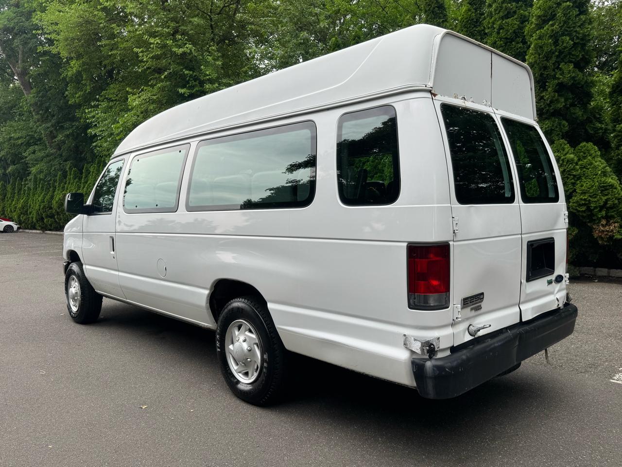 Ford Econoline E-250 Extended 2011