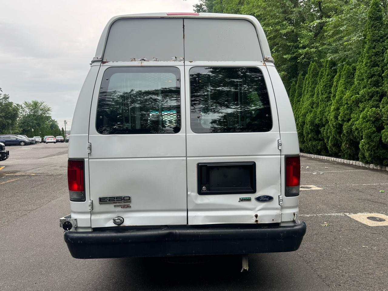 Ford Econoline E-250 Extended 2011