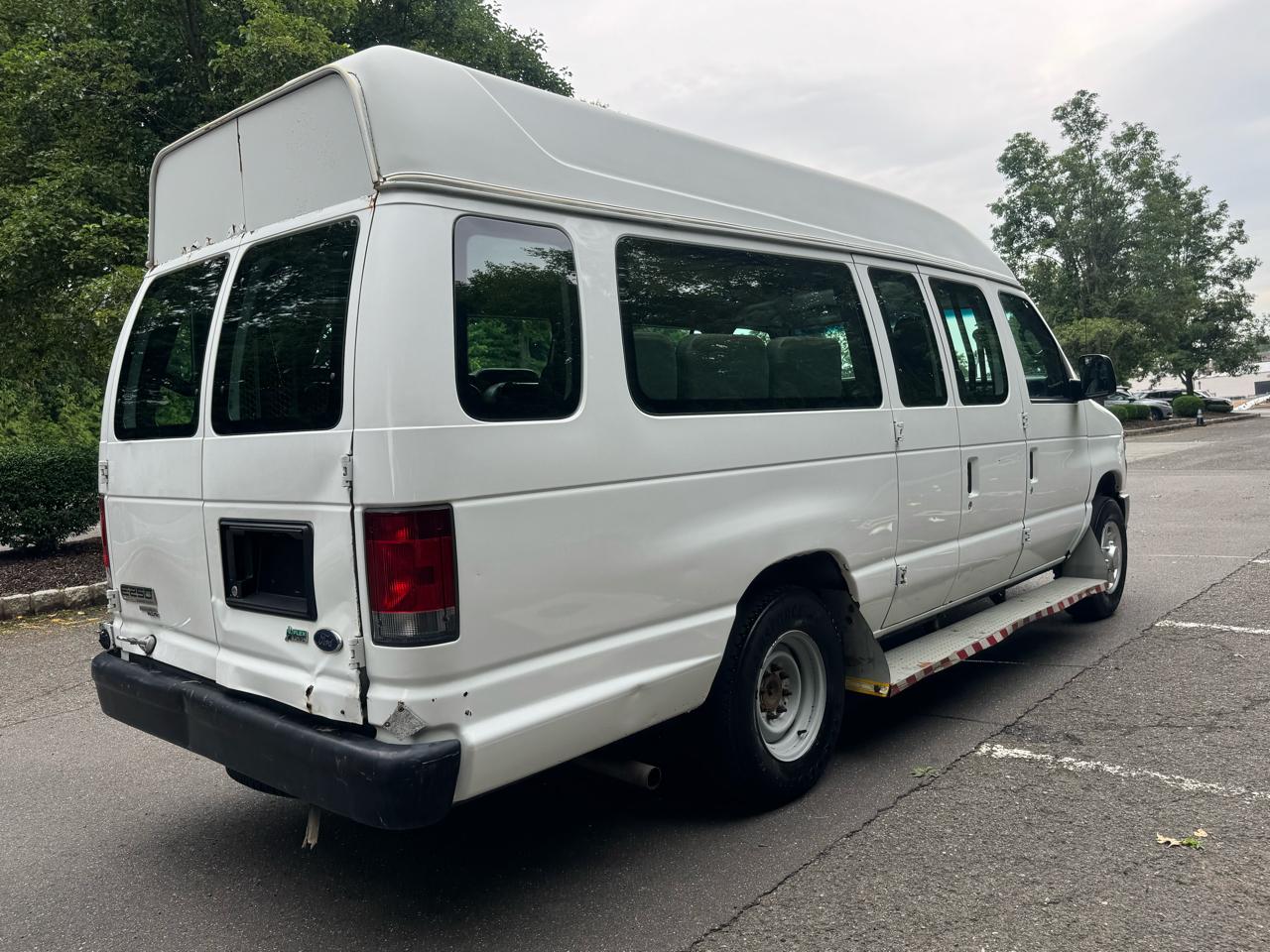 Ford Econoline E-250 Extended 2011