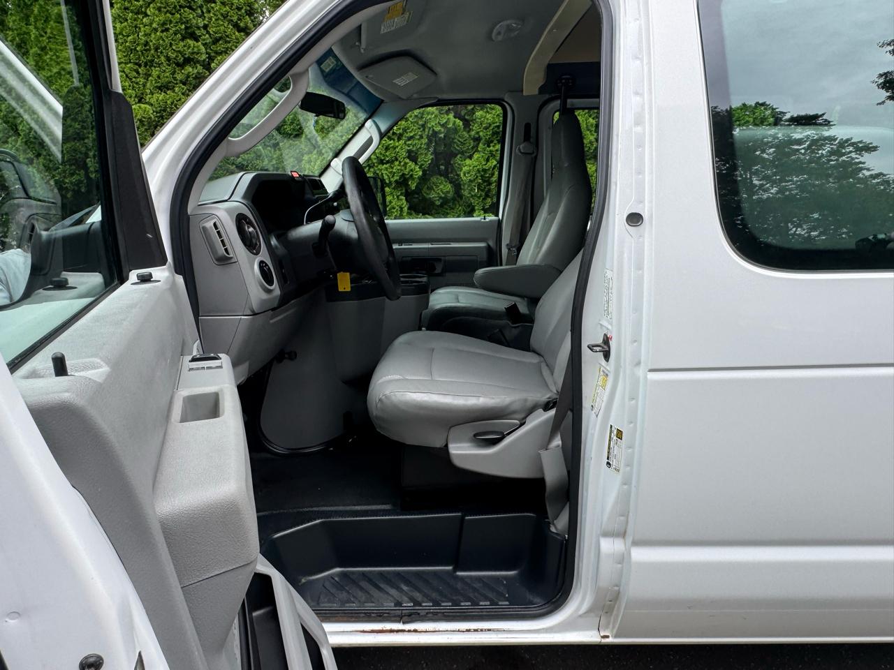 Ford Econoline E-250 Extended 2011