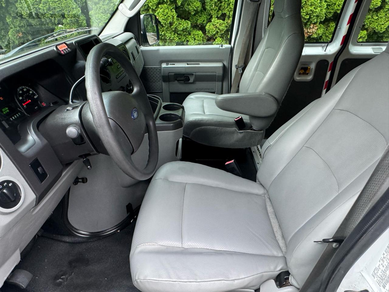 Ford Econoline E-250 Extended 2011