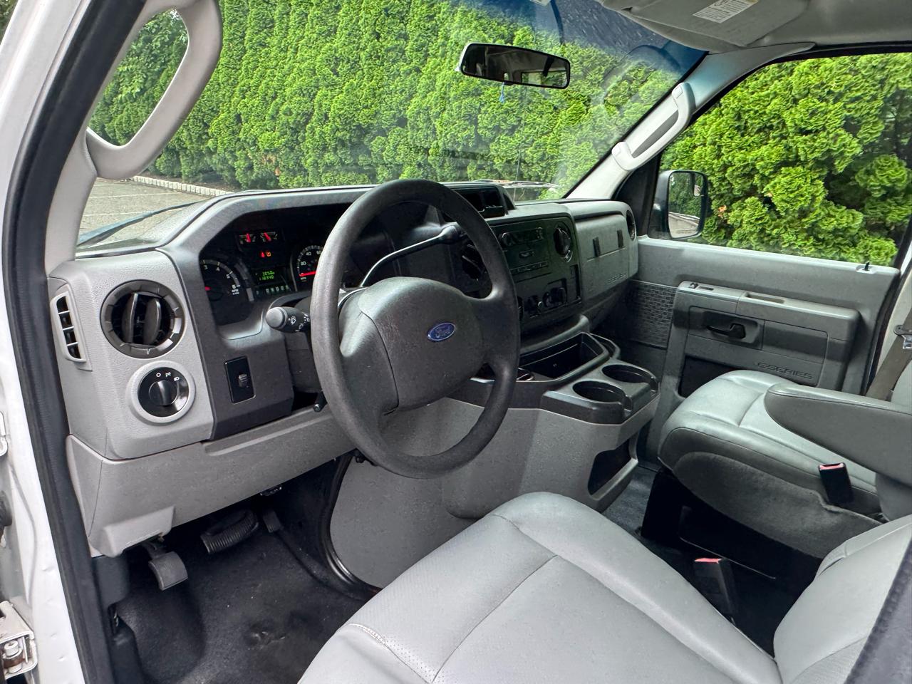 Ford Econoline E-250 Extended 2011
