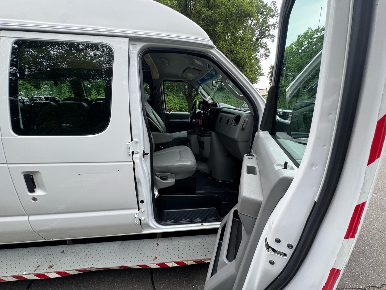 Ford Econoline E-250 Extended 2011