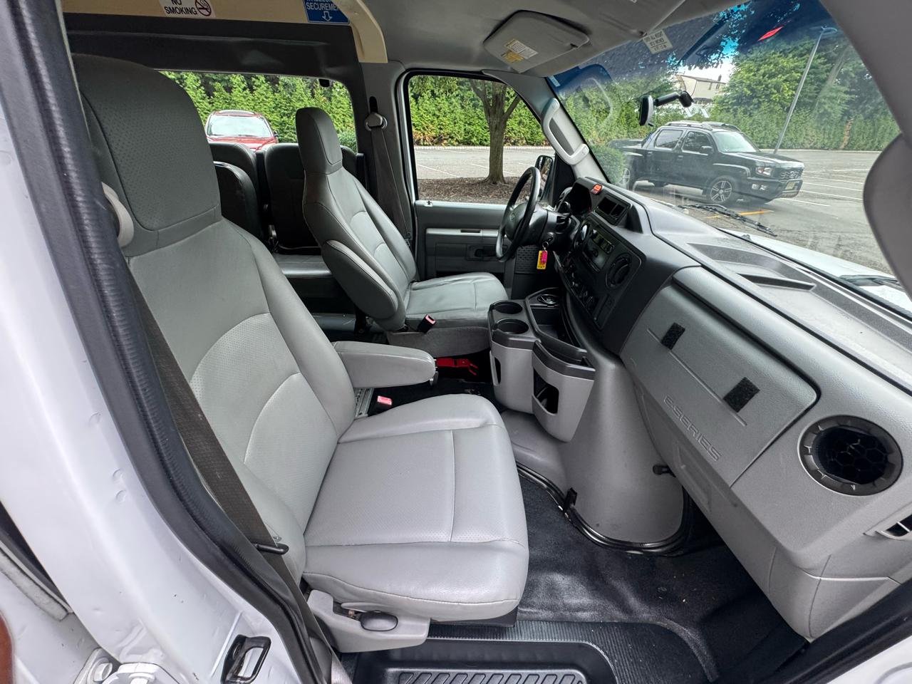 Ford Econoline E-250 Extended 2011