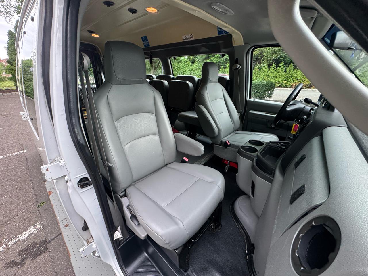 Ford Econoline E-250 Extended 2011