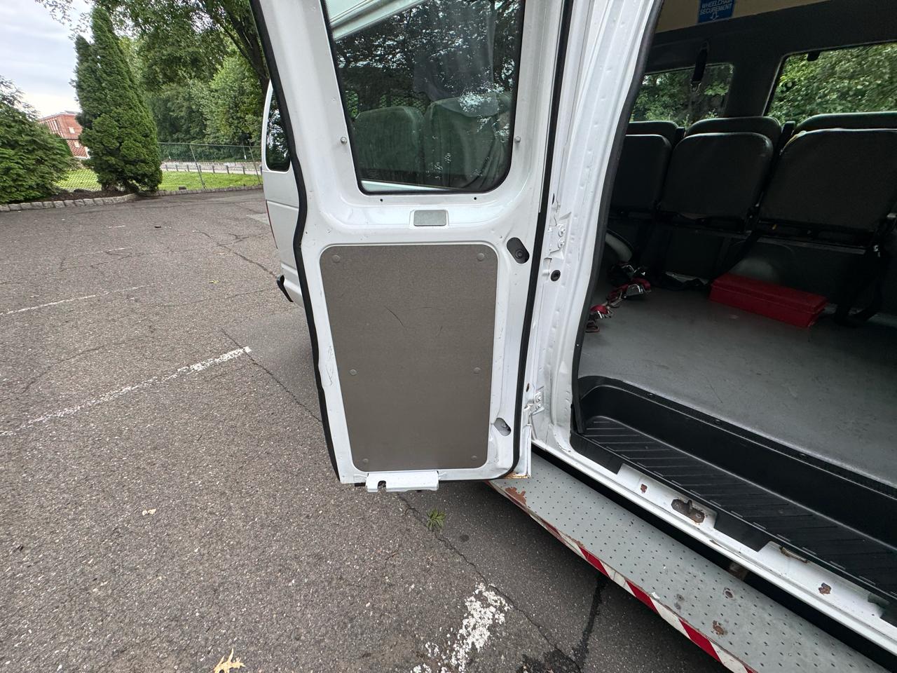 Ford Econoline E-250 Extended 2011