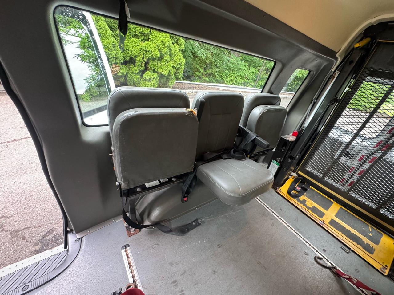 Ford Econoline E-250 Extended 2011