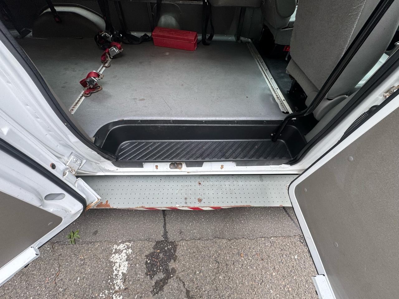 Ford Econoline E-250 Extended 2011