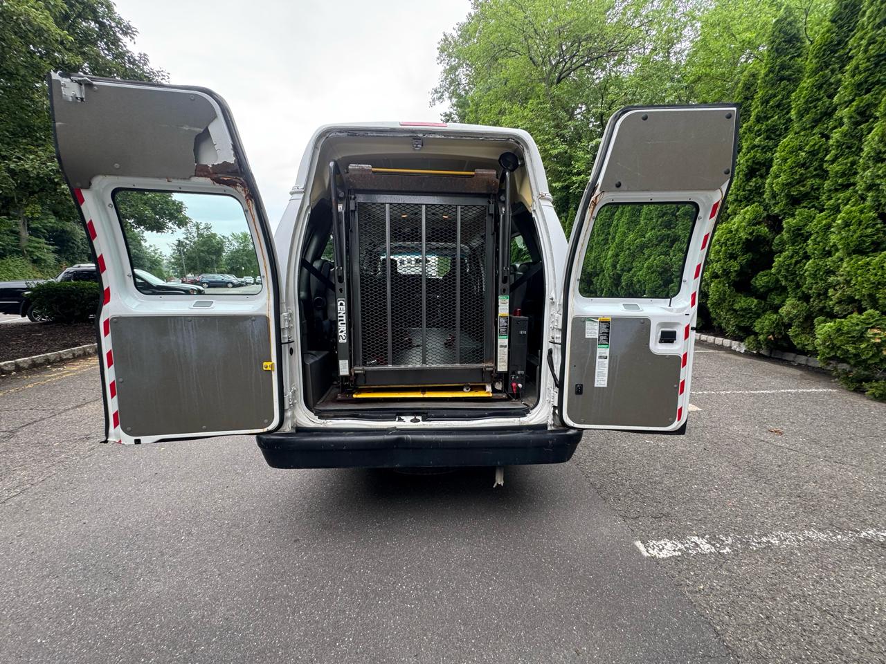Ford Econoline E-250 Extended 2011