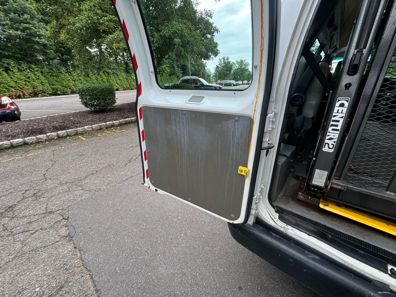 Ford Econoline E-250 Extended 2011