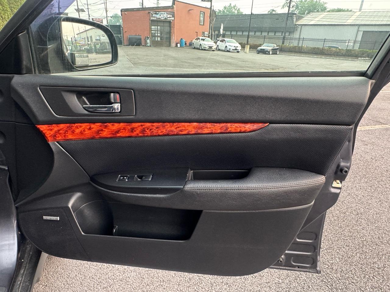 Subaru Outback 3.6R Limited 2010