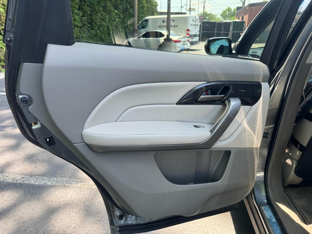 Acura MDX Tech Package with Rear DVD System 2007