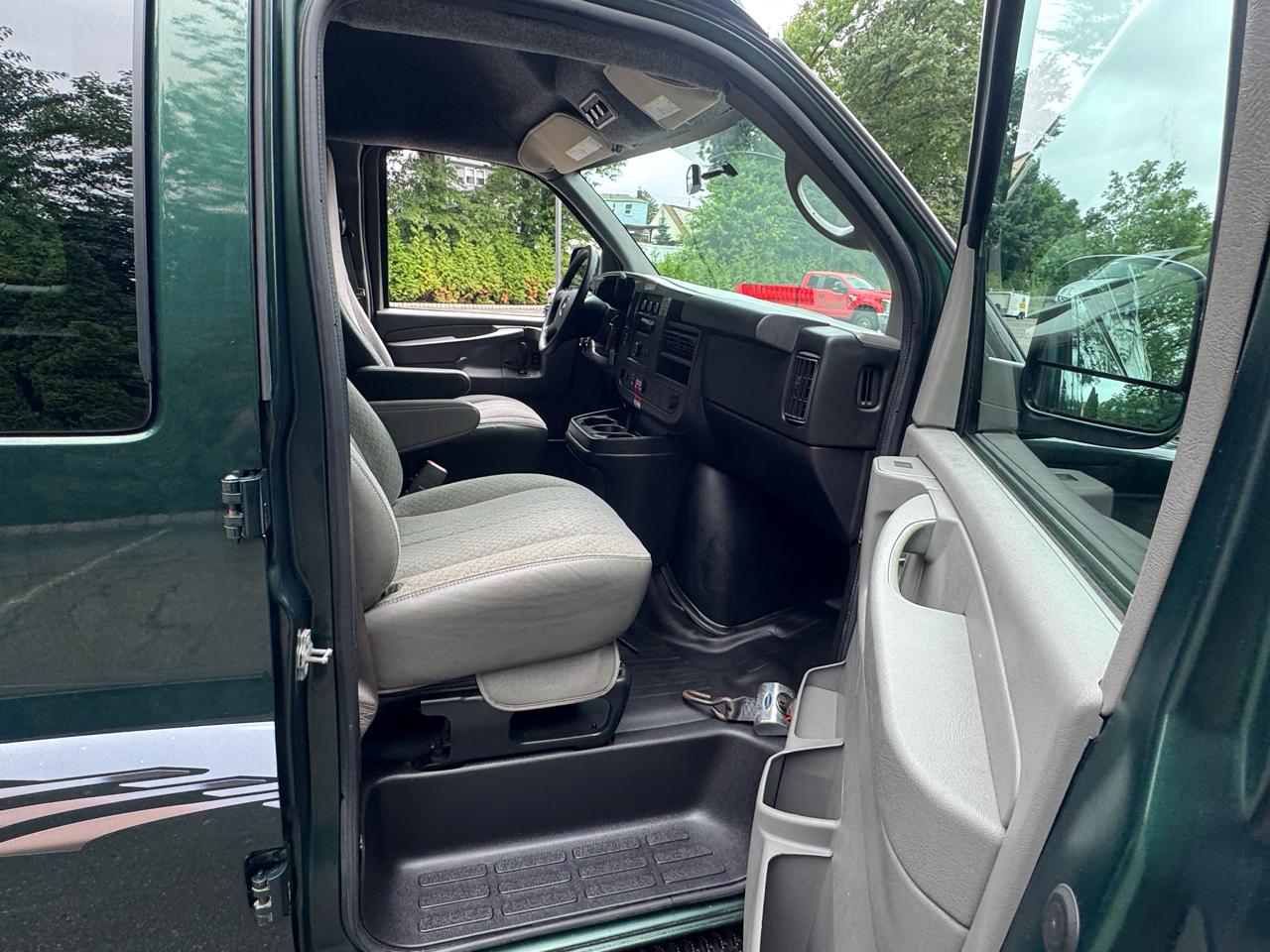 Chevrolet Express LT 3500 Extended 2013